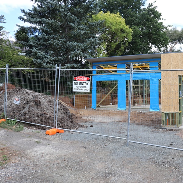do you deliver and install temporary fencing and what's the price for these services in Manila